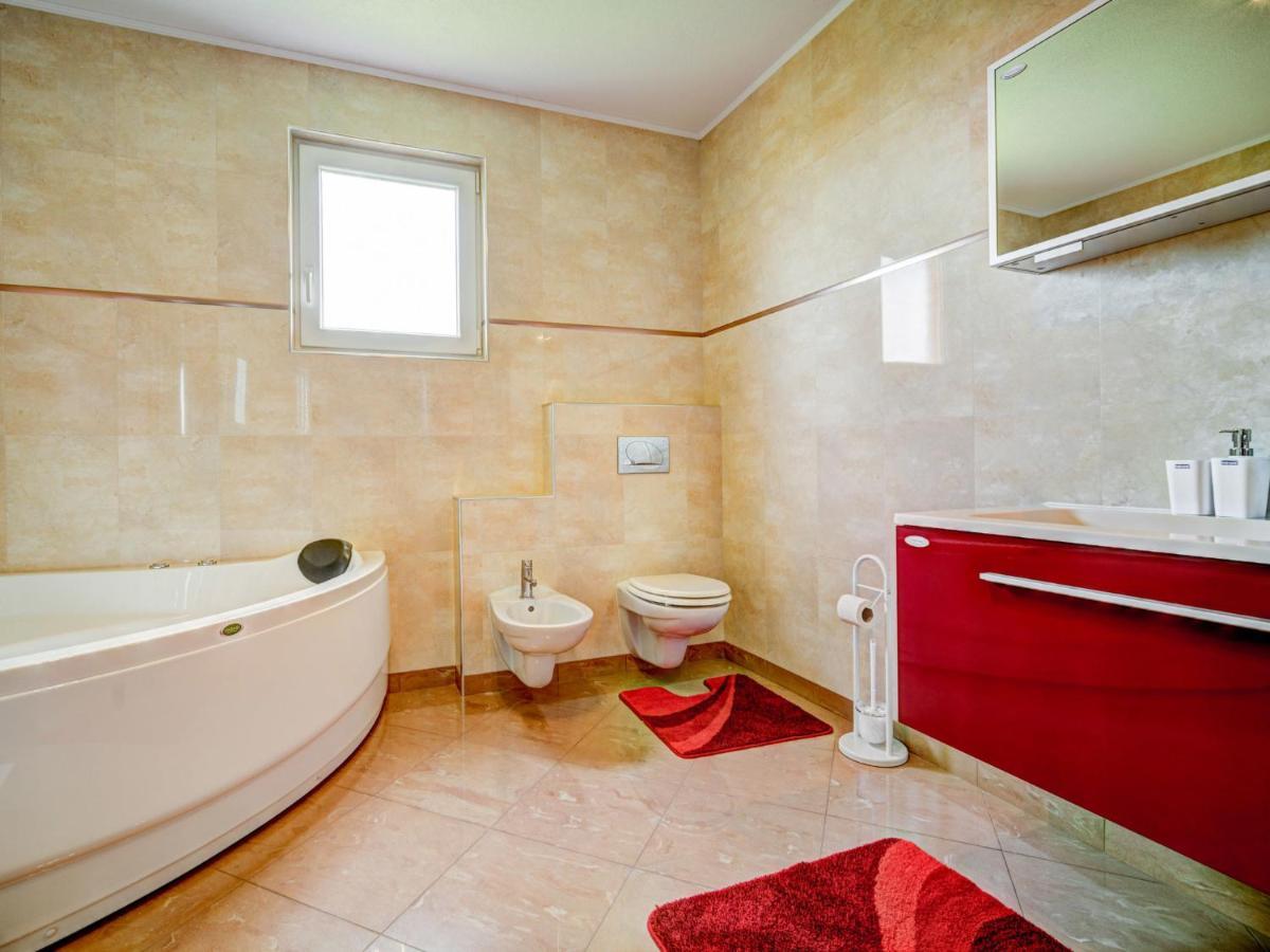 Apartment Tommy-2 By Interhome Kmeti Esterno foto